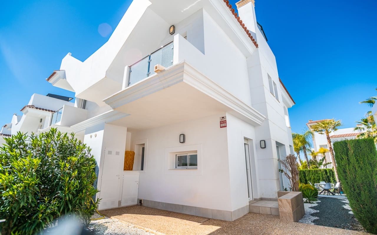 2 bedroom Villa for sale in Ciudad Quesada with pool - € 390,000 (Ref: 9823589)