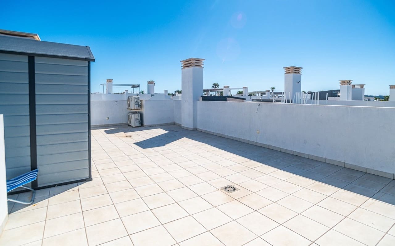 2 bedroom Villa for sale in Ciudad Quesada with pool - € 390,000 (Ref: 9823589)