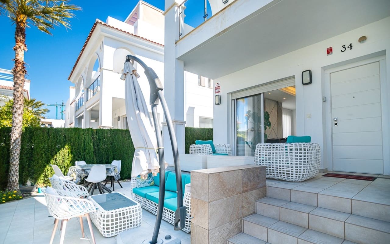2 bedroom Villa for sale in Ciudad Quesada with pool - € 390,000 (Ref: 9823589)