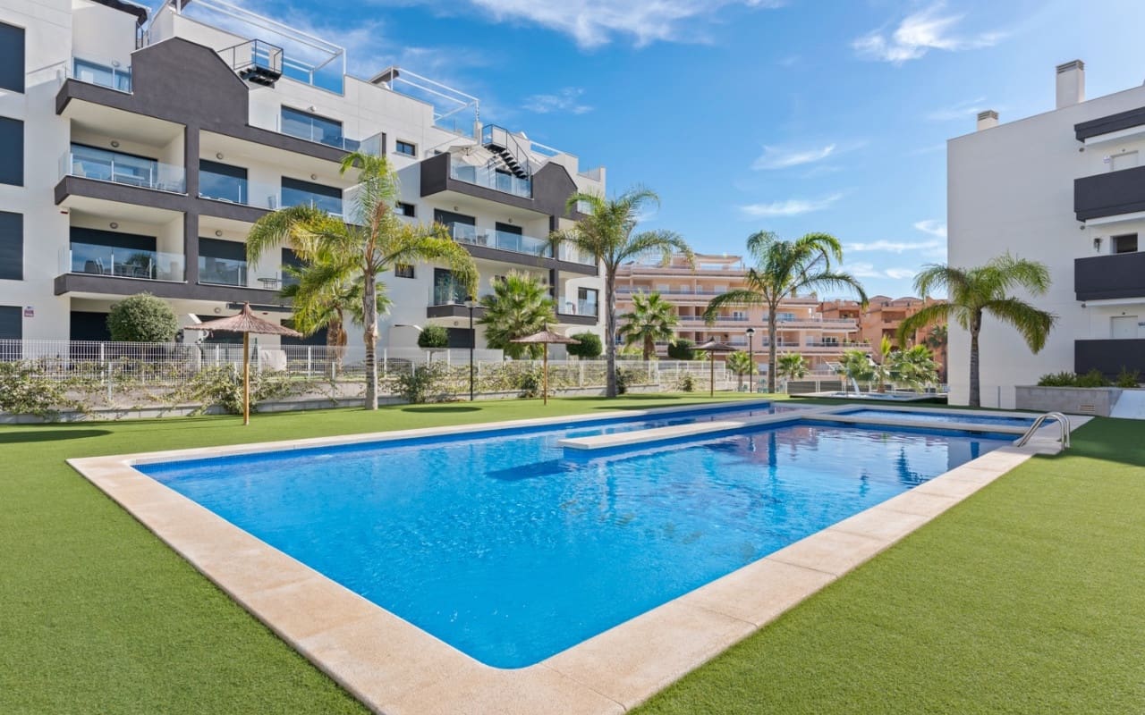 2 camera da letto Attico in vendita in Villamartin con piscina - 319.900 € (Rif: 9823590)
