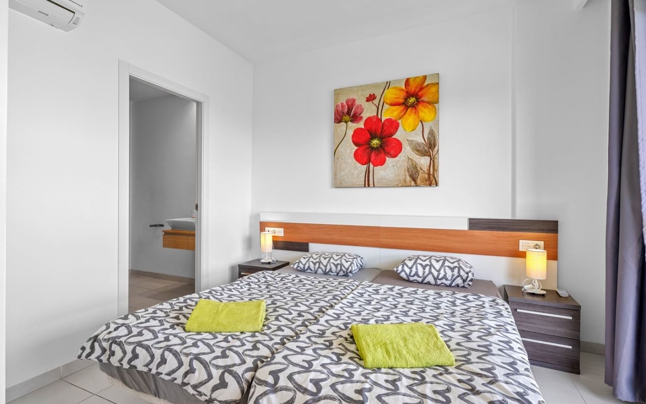 2 bedroom Apartment for sale in La Zenia with pool - € 249,900 (Ref: 9823593)