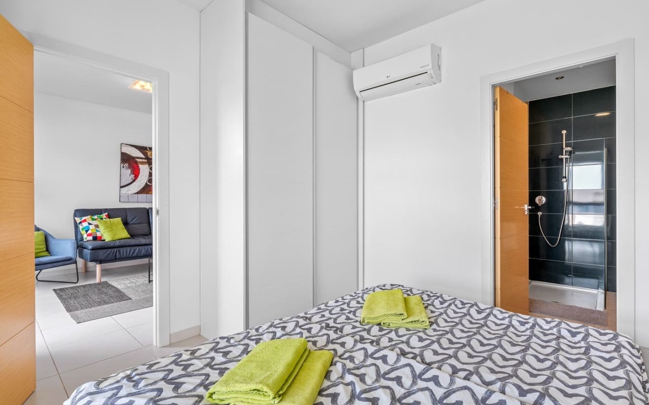 2 bedroom Apartment for sale in La Zenia with pool - € 249,900 (Ref: 9823593)