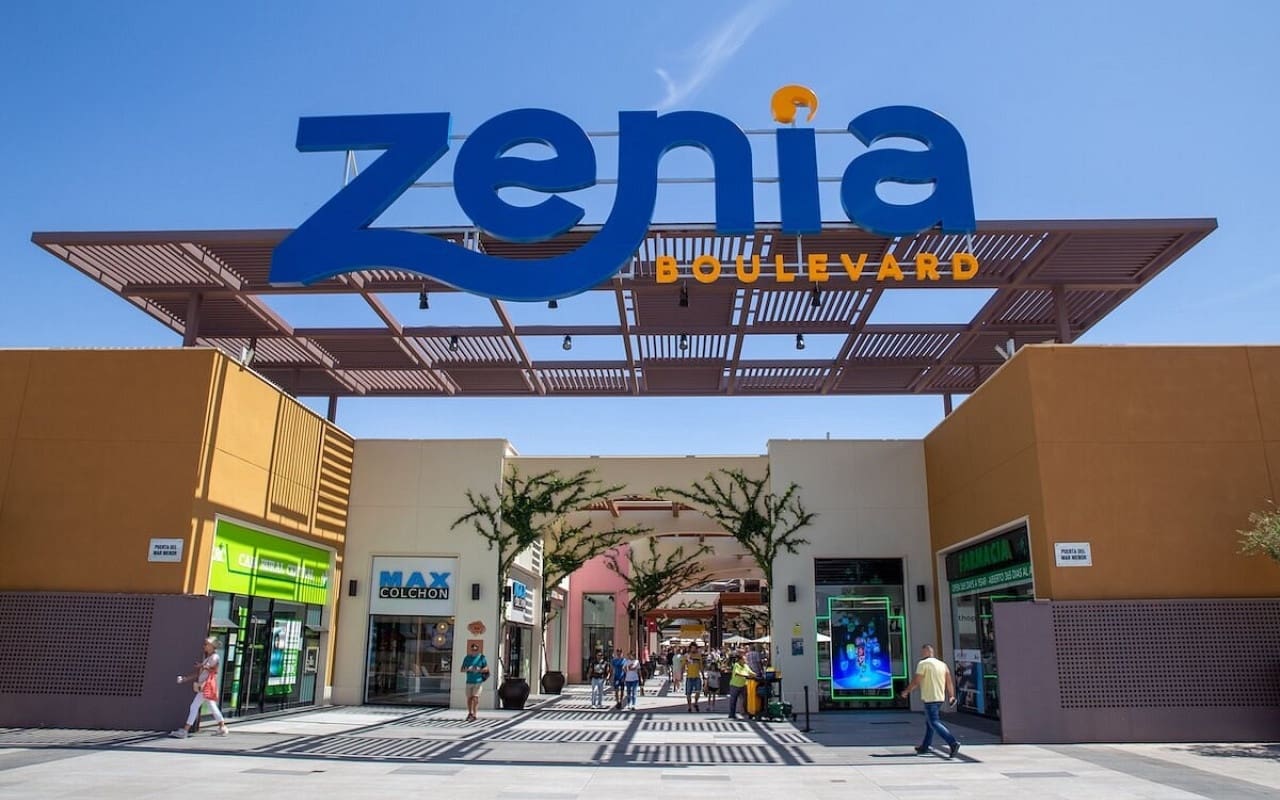 2 bedroom Apartment for sale in La Zenia with pool - € 249,900 (Ref: 9823593)