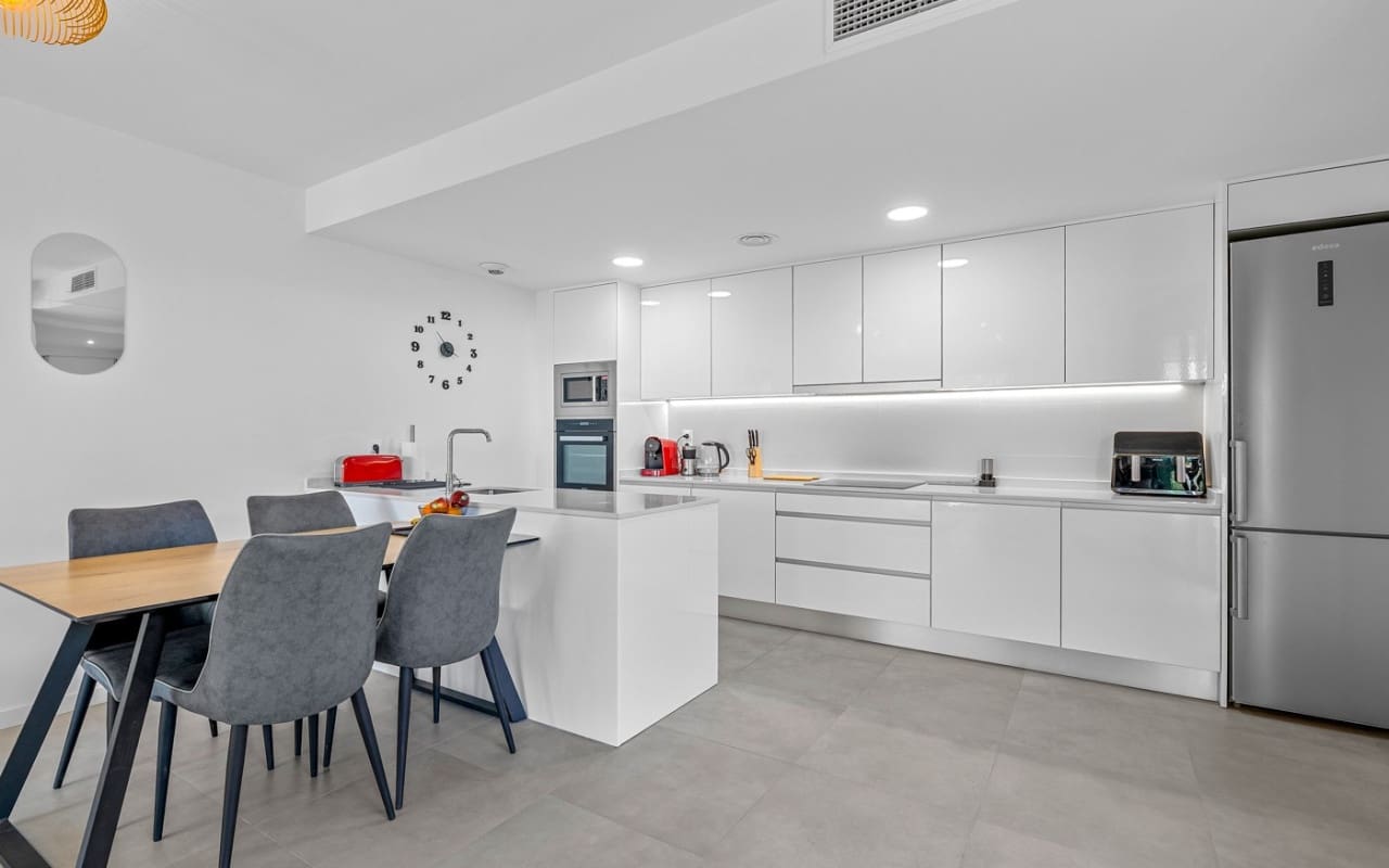 3 bedroom Apartment for sale in Dehesa de Campoamor with pool - € 349,000 (Ref: 9823594)
