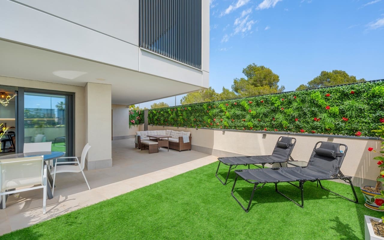3 bedroom Apartment for sale in Dehesa de Campoamor with pool - € 349,000 (Ref: 9823594)