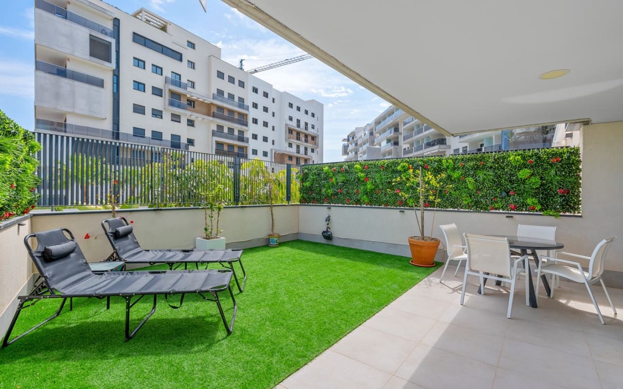 3 bedroom Apartment for sale in Dehesa de Campoamor with pool - € 349,000 (Ref: 9823594)