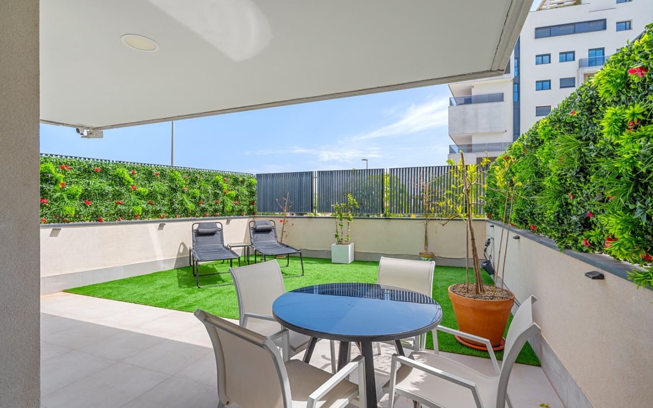 3 bedroom Apartment for sale in Dehesa de Campoamor with pool - € 349,000 (Ref: 9823594)
