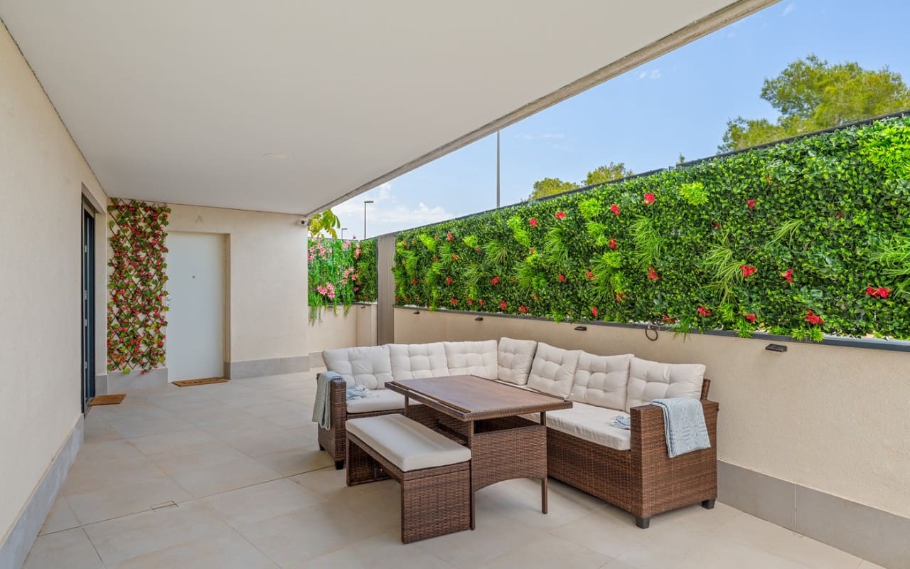 3 bedroom Apartment for sale in Dehesa de Campoamor with pool - € 349,000 (Ref: 9823594)
