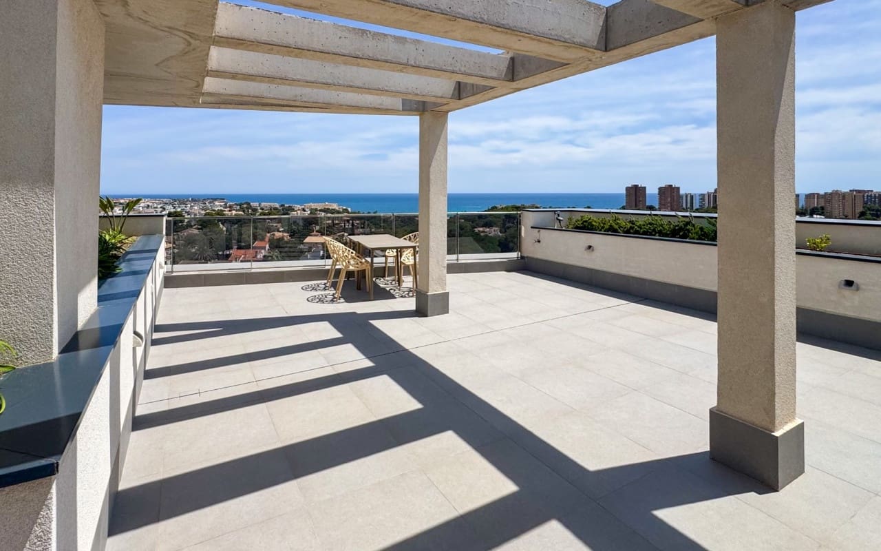 3 bedroom Apartment for sale in Dehesa de Campoamor with pool - € 349,000 (Ref: 9823594)