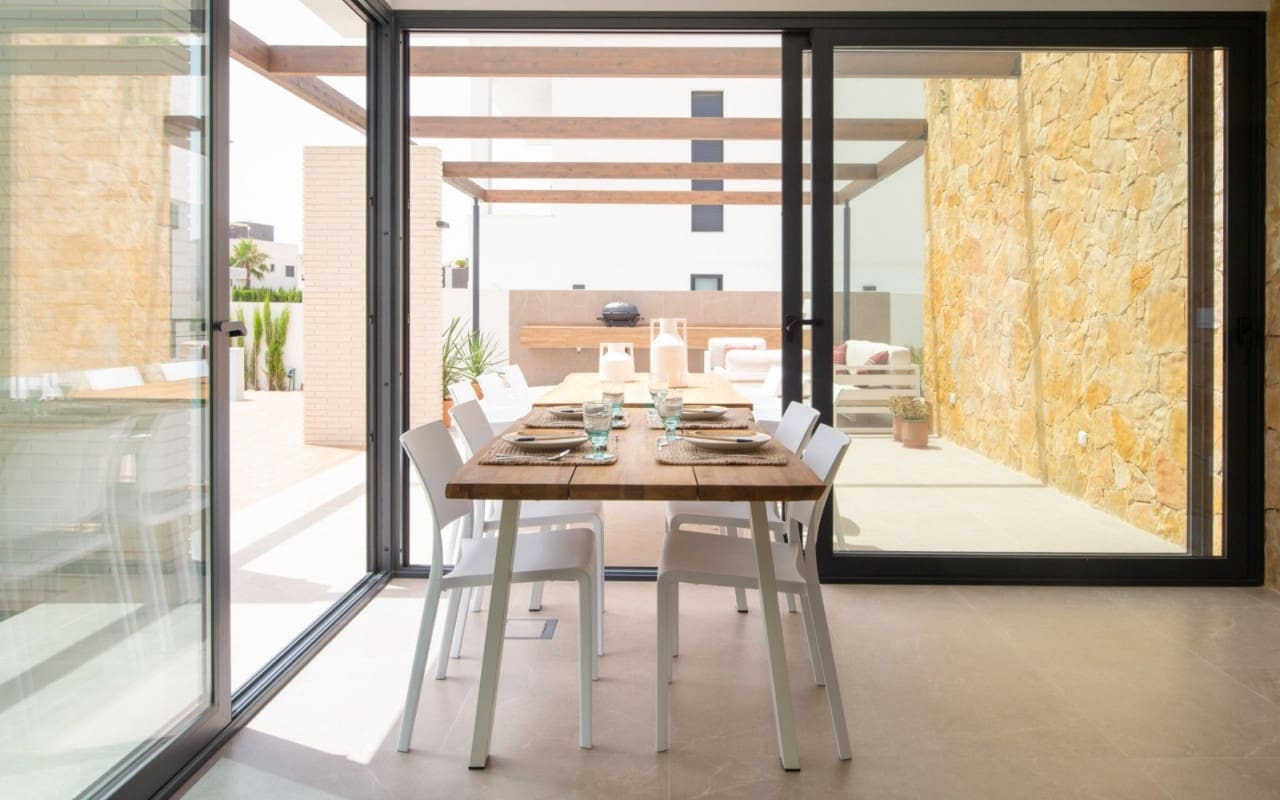 4 Zimmer Villa zu verkaufen in Campoamor mit Pool Garage - 1.160.000 € (Ref: 9829757)