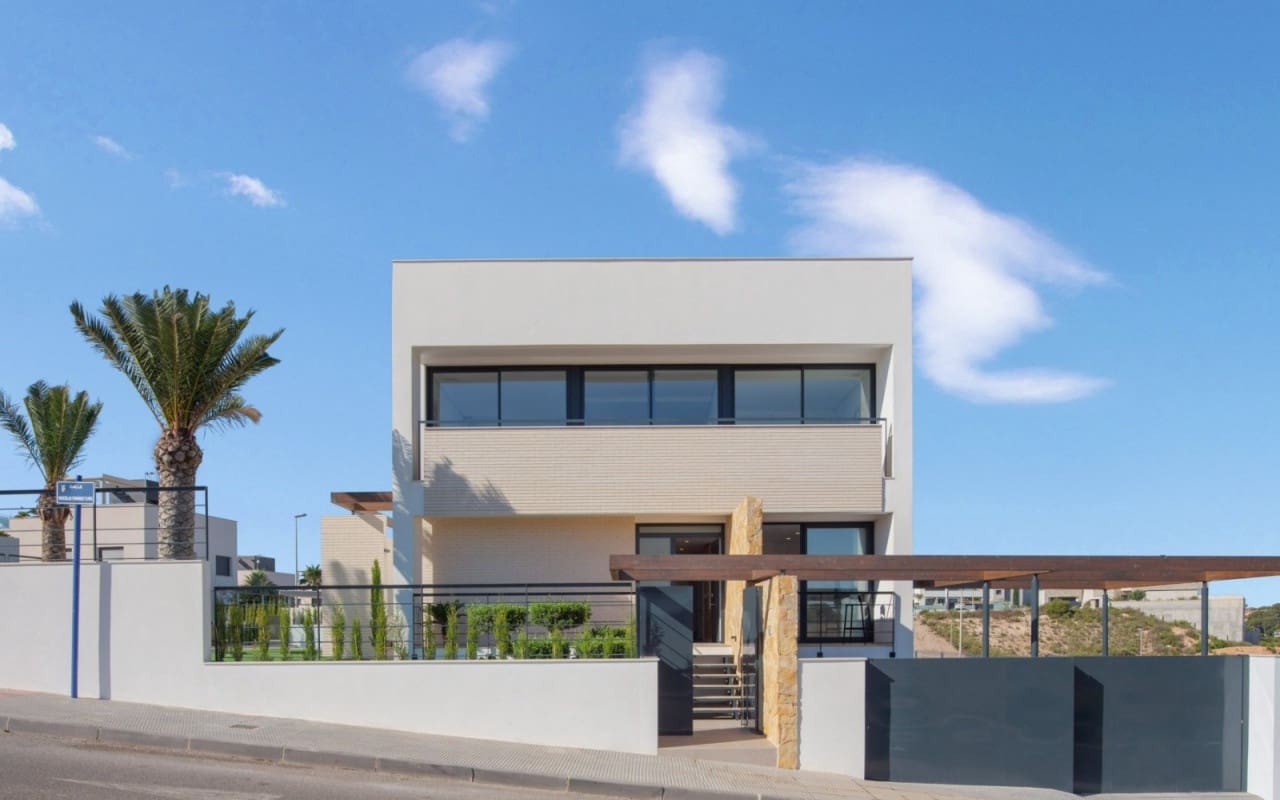 4 Zimmer Villa zu verkaufen in Campoamor mit Pool Garage - 1.160.000 € (Ref: 9829757)