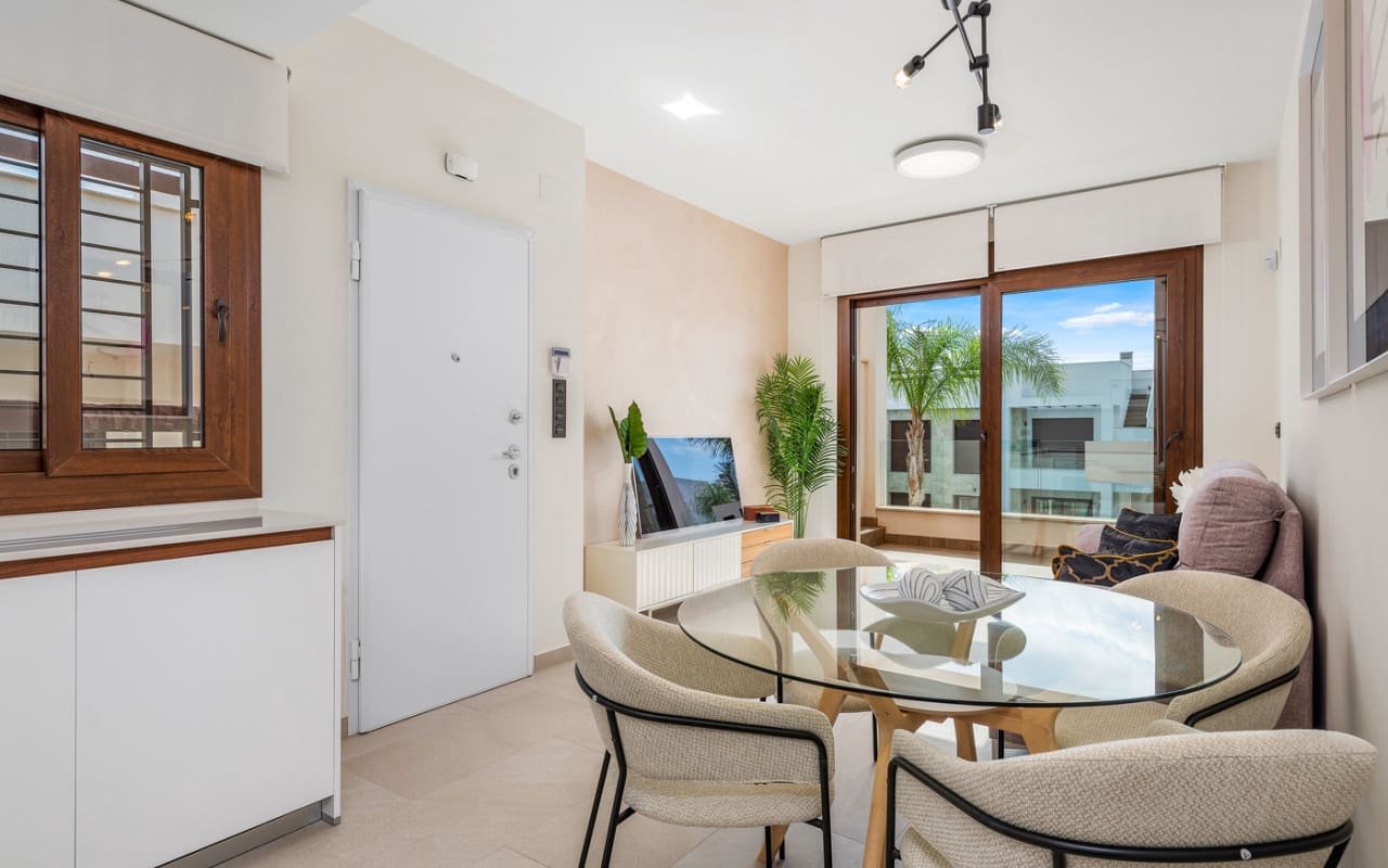 2 sovrum Hus till salu i Torrevieja med pool - 320 000 € (Ref: 9843750)