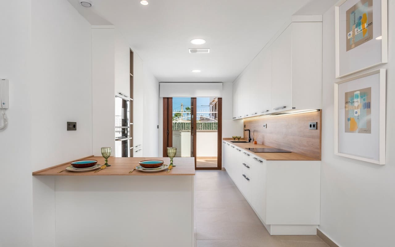 2 sovrum Hus till salu i Torrevieja med pool - 320 000 € (Ref: 9843750)