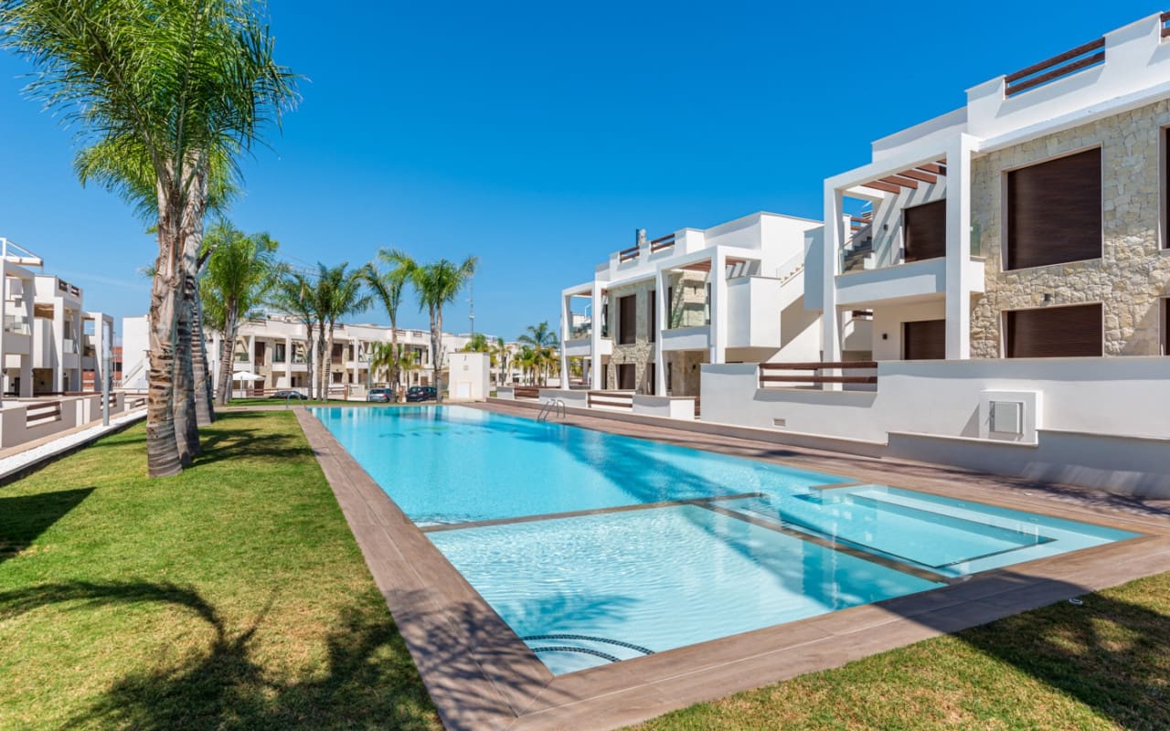 2 sovrum Hus till salu i Torrevieja med pool - 320 000 € (Ref: 9843750)