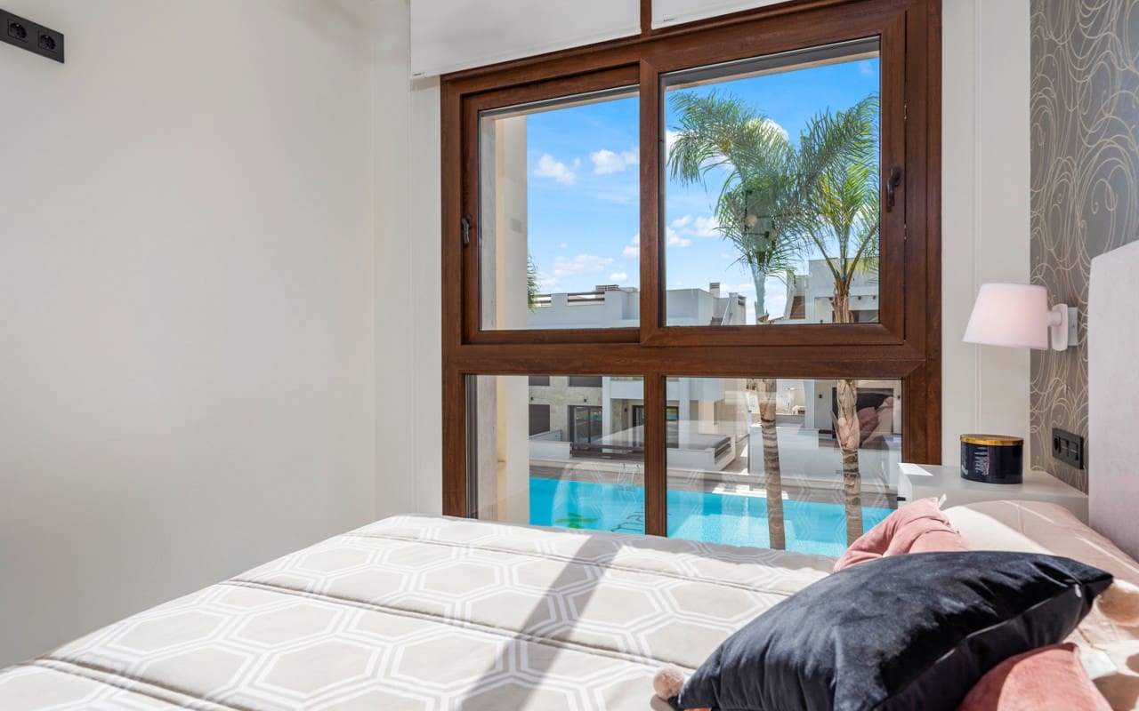 2 sovrum Hus till salu i Torrevieja med pool - 320 000 € (Ref: 9843750)