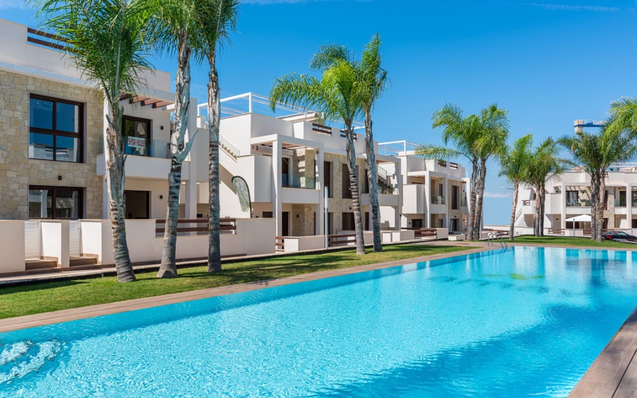 2 sovrum Hus till salu i Torrevieja med pool - 320 000 € (Ref: 9843750)