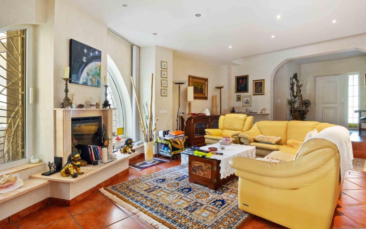 3 bedroom Villa for sale in Cabo Roig with pool - € 1,550,000 (Ref: 9849844)