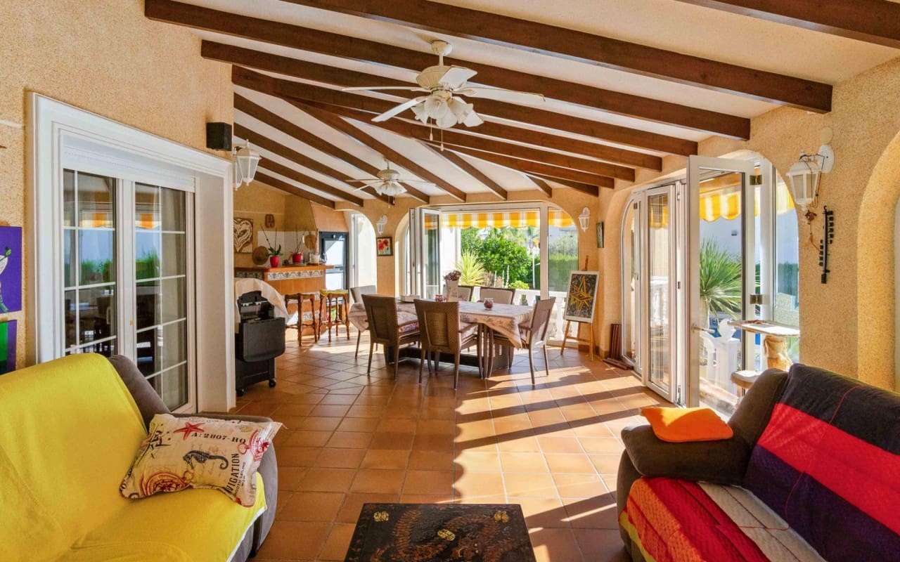 3 bedroom Villa for sale in Cabo Roig with pool - € 1,550,000 (Ref: 9849844)