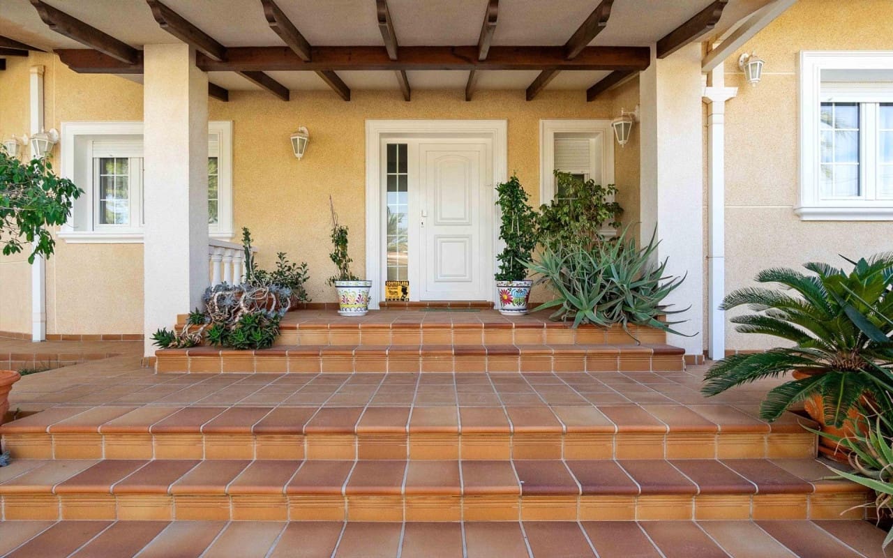 3 bedroom Villa for sale in Cabo Roig with pool - € 1,550,000 (Ref: 9849844)