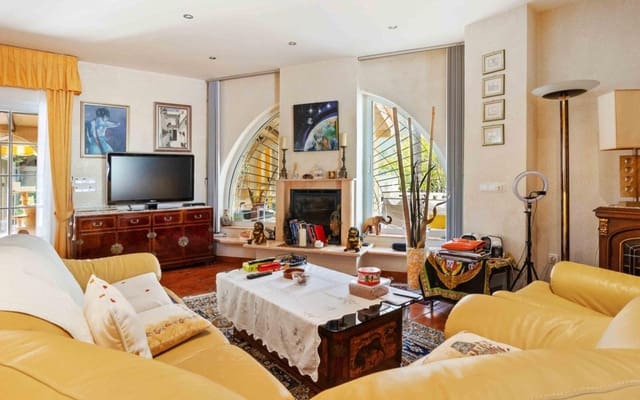 3 bedroom Villa for sale in Cabo Roig, Orihuela with pool - € 1,550,000 (Ref: 9849844)