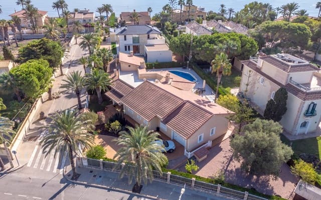 3 bedroom Villa for sale in Cabo Roig, Orihuela with pool - € 1,550,000 (Ref: 9849844)