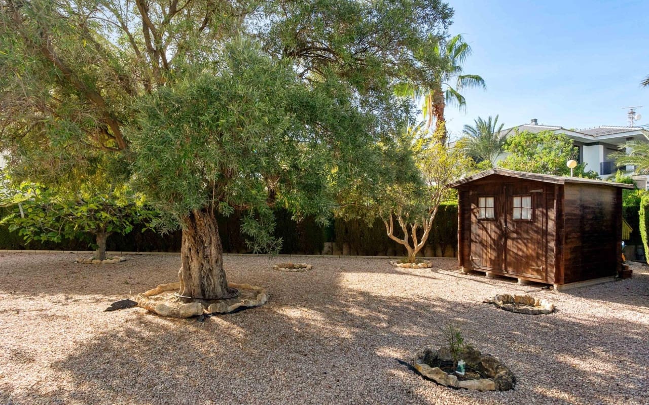 3 bedroom Villa for sale in Cabo Roig with pool - € 1,550,000 (Ref: 9849844)