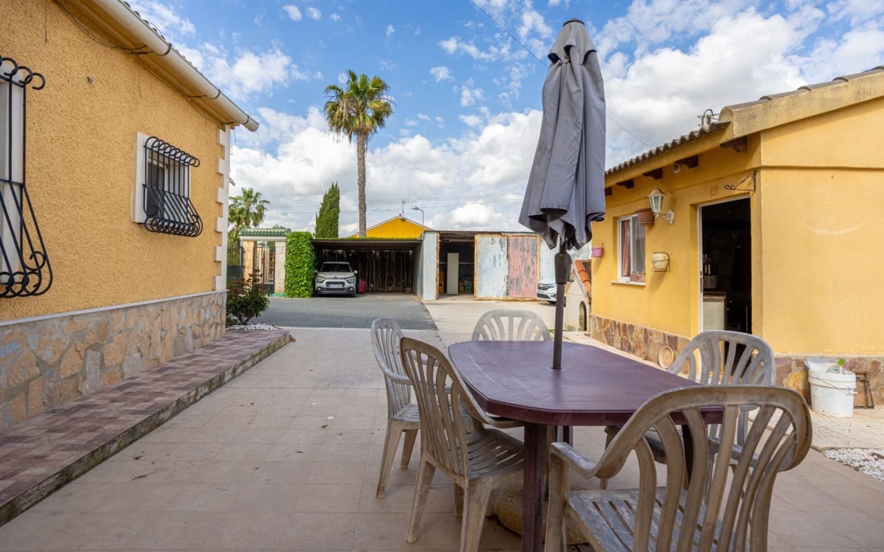 5 soveværelse Villa til salg i La Hoya med swimmingpool - € 510.000 (Ref: 9849845)