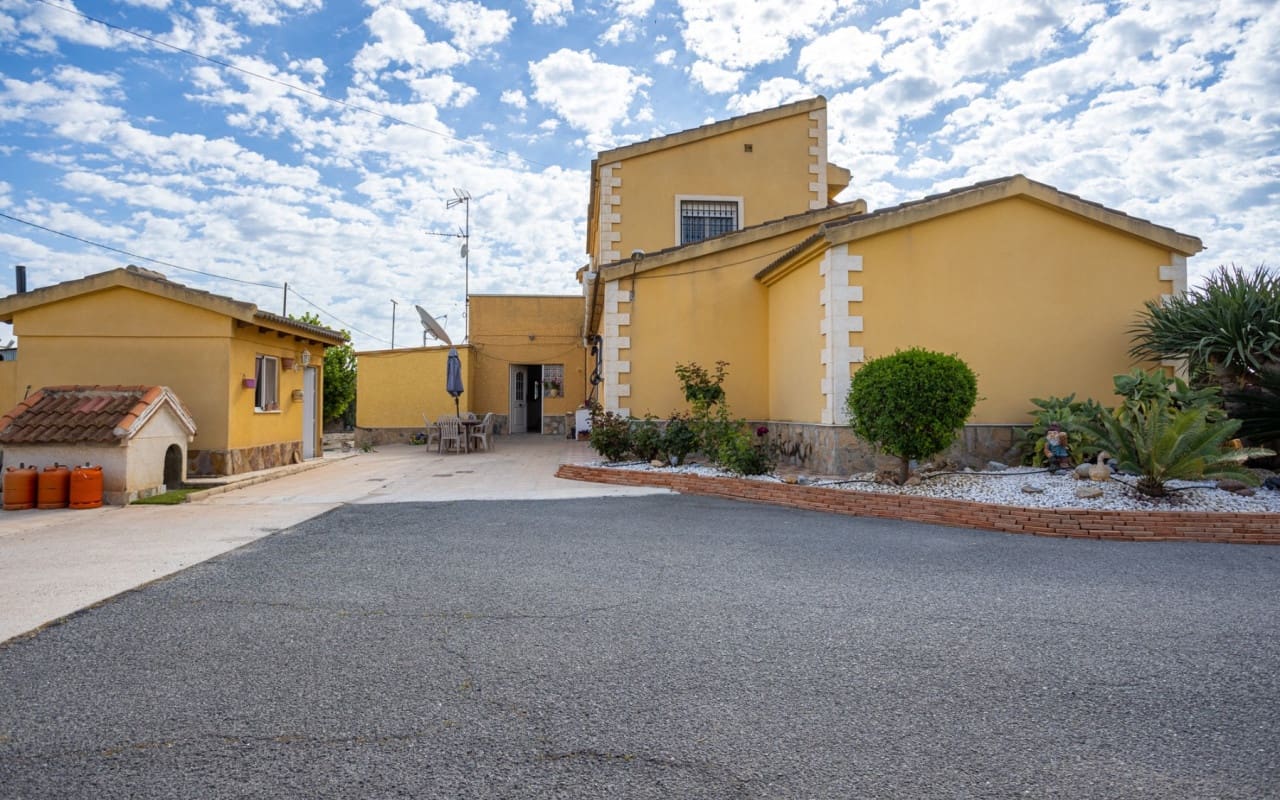 5 soveværelse Villa til salg i La Hoya med swimmingpool - € 510.000 (Ref: 9849845)