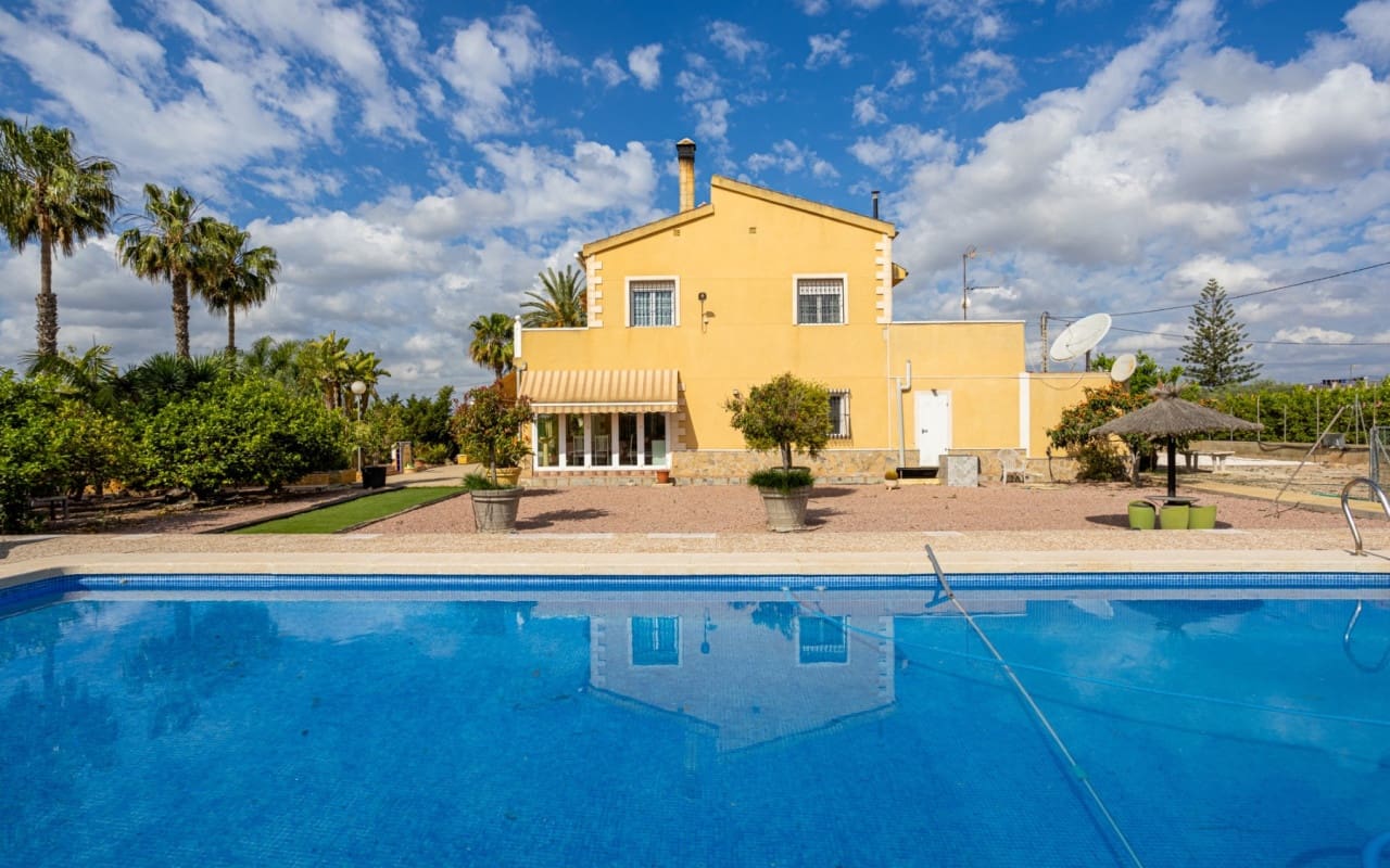 5 soveværelse Villa til salg i La Hoya med swimmingpool - € 510.000 (Ref: 9849845)