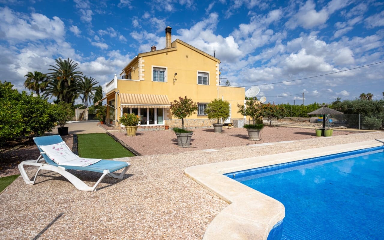 5 soveværelse Villa til salg i La Hoya med swimmingpool - € 510.000 (Ref: 9849845)