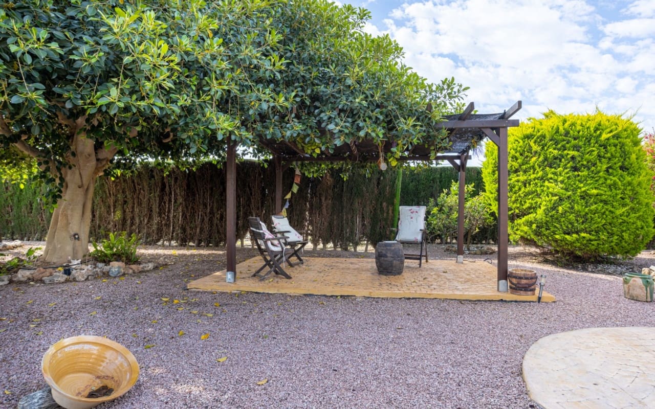 5 soveværelse Villa til salg i La Hoya med swimmingpool - € 510.000 (Ref: 9849845)