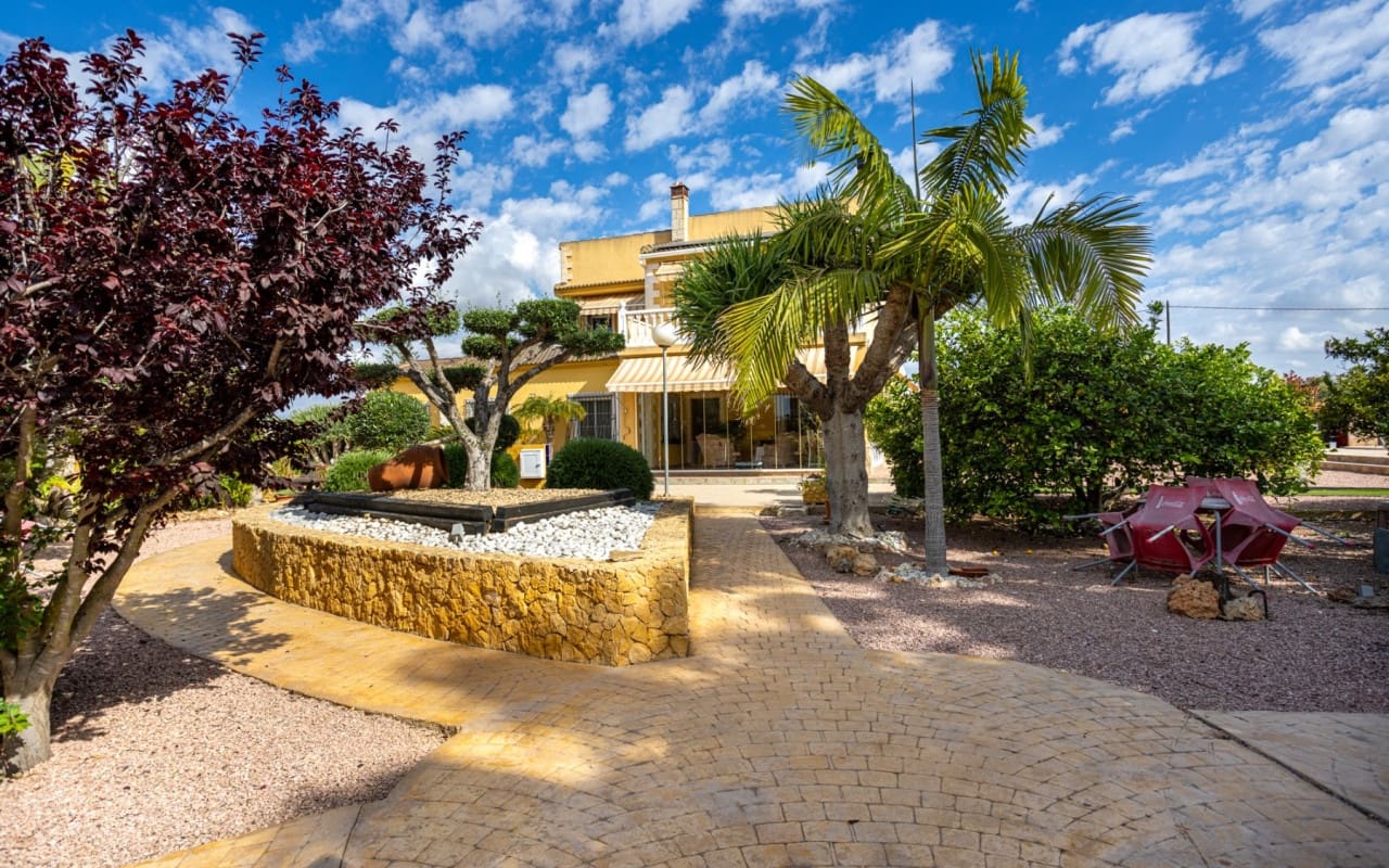 5 soveværelse Villa til salg i La Hoya med swimmingpool - € 510.000 (Ref: 9849845)