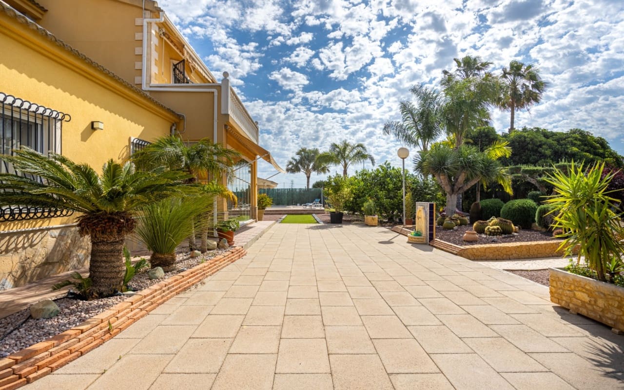 5 soveværelse Villa til salg i La Hoya med swimmingpool - € 510.000 (Ref: 9849845)