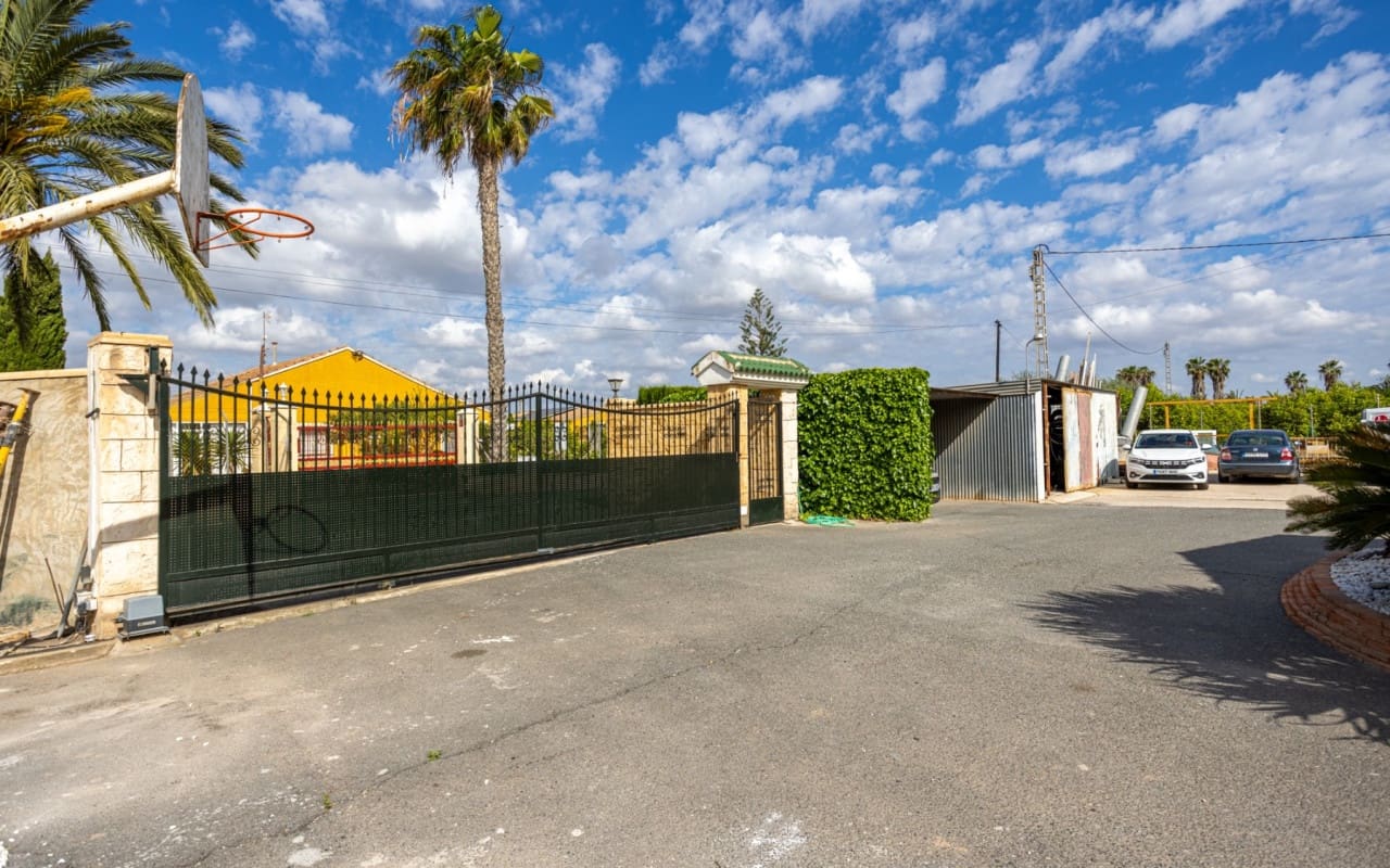 5 soveværelse Villa til salg i La Hoya med swimmingpool - € 510.000 (Ref: 9849845)