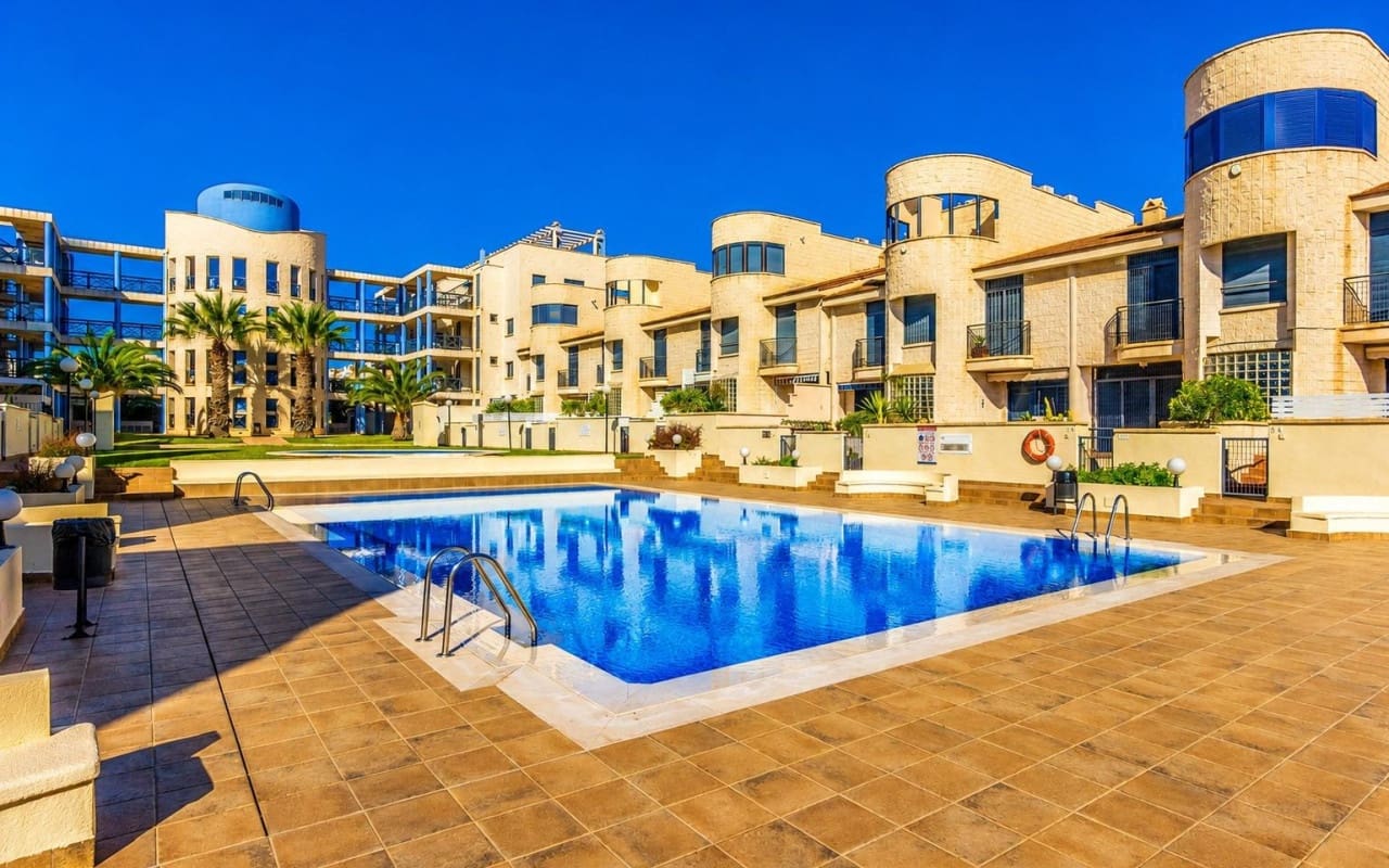 3 bedroom Townhouse for sale in Cabo Roig with pool - € 319,900 (Ref: 9849846)
