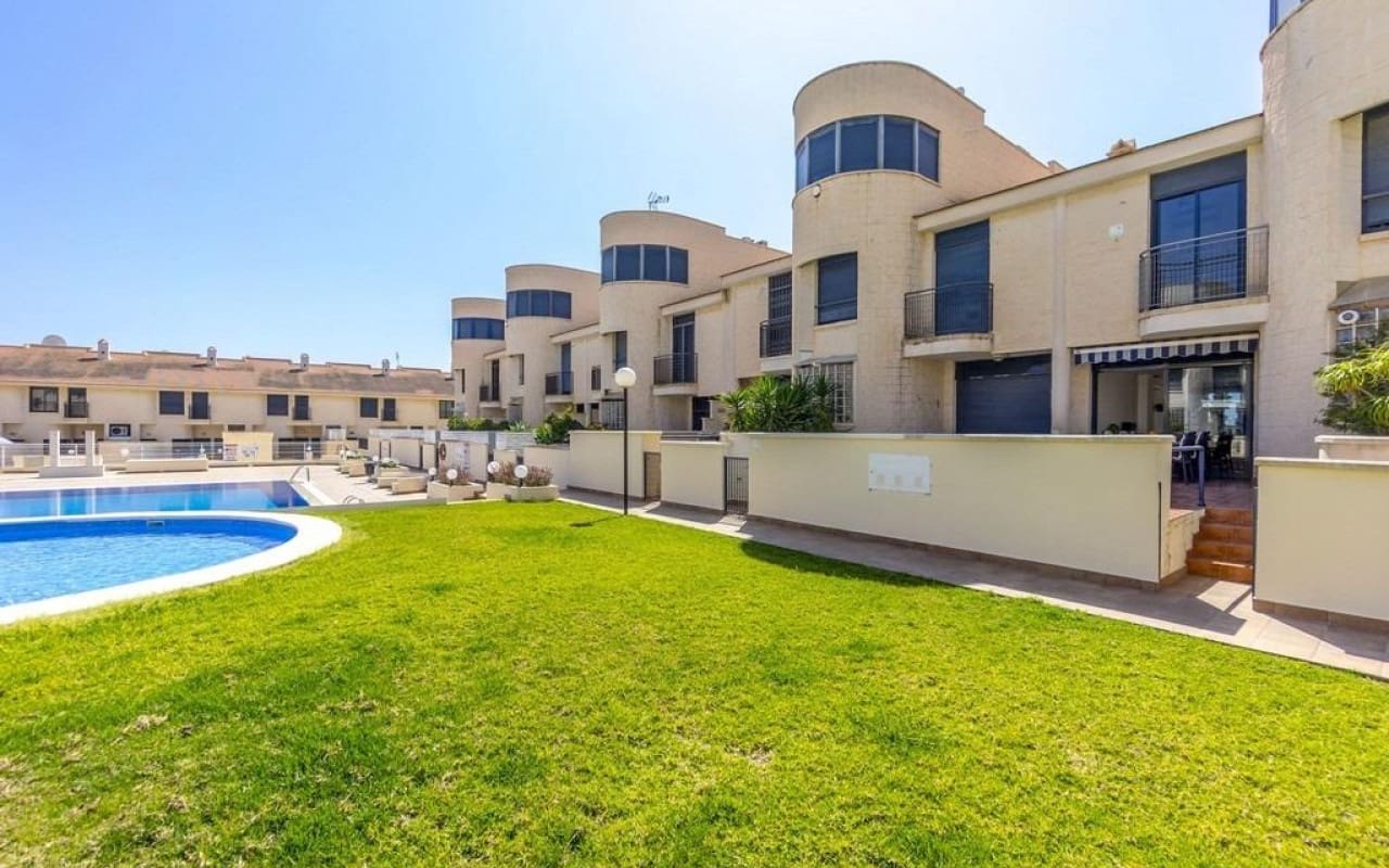 3 bedroom Townhouse for sale in Cabo Roig with pool - € 319,900 (Ref: 9849846)