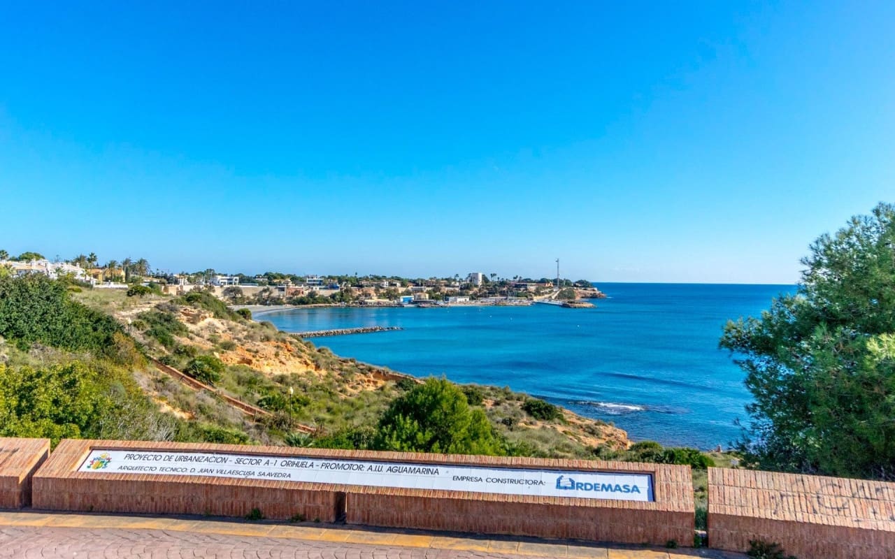 3 bedroom Townhouse for sale in Cabo Roig with pool - € 319,900 (Ref: 9849846)