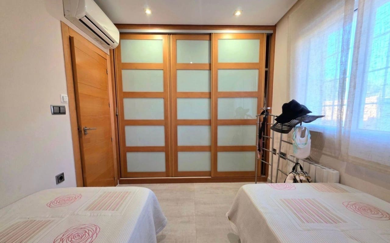 5 bedroom Villa for sale in Dehesa de Campoamor with pool - € 739,000 (Ref: 9849847)