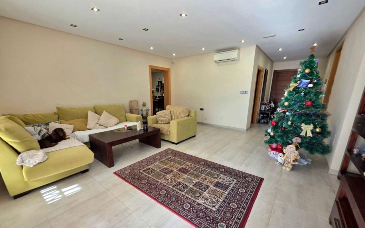 5 bedroom Villa for sale in Dehesa de Campoamor with pool - € 739,000 (Ref: 9849847)