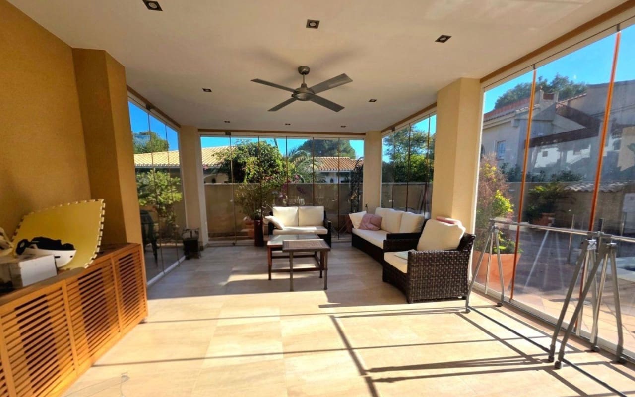 5 bedroom Villa for sale in Dehesa de Campoamor with pool - € 739,000 (Ref: 9849847)