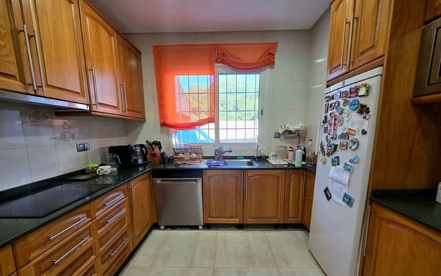 5 makuuhuone Huvila myytävänä paikassa Dehesa de Campoamor, Orihuela mukana uima-altaan - 739 000 € (Ref: 9849847)