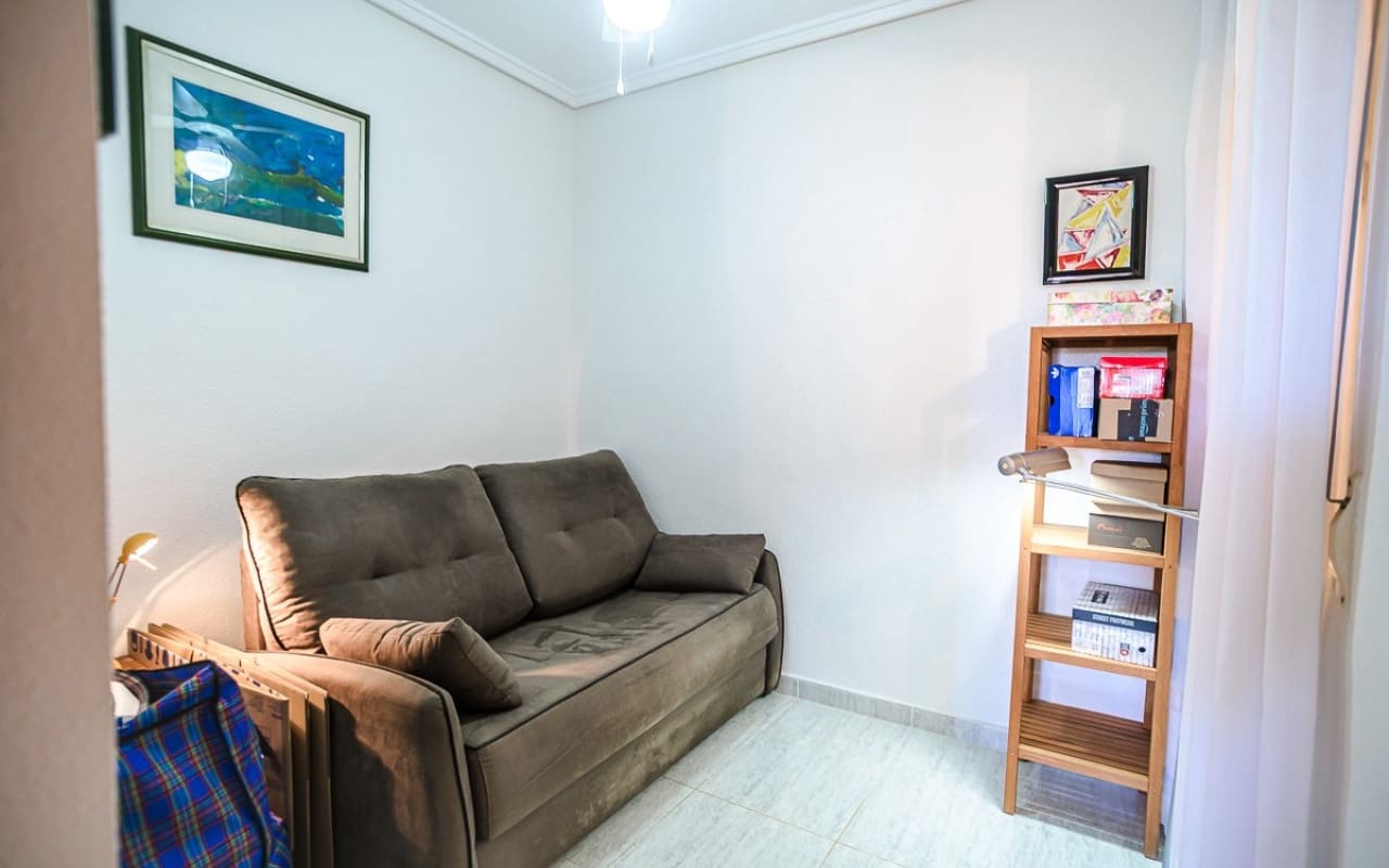 4 bedroom Beach Apartment for sale in Alicante / Alacant city - € 269,500 (Ref: 9849850)