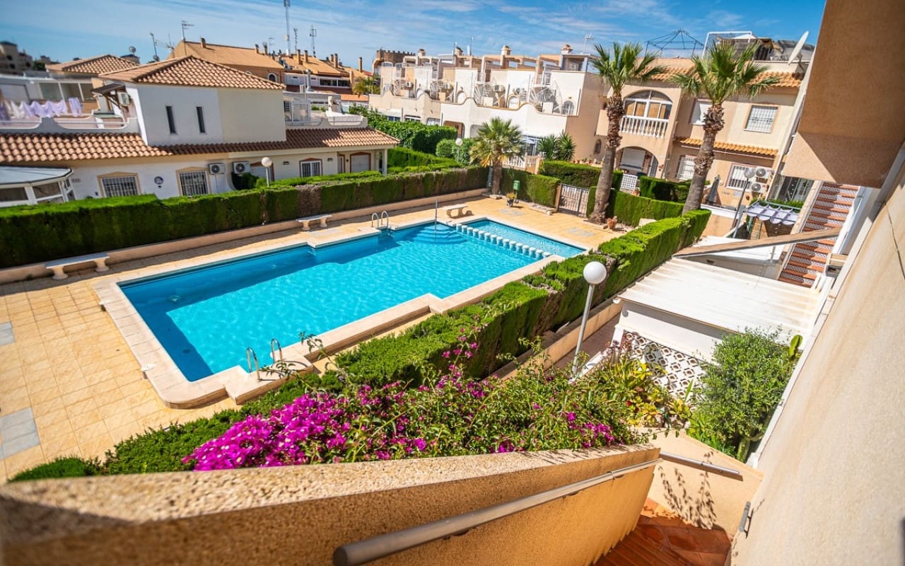 4 bedroom Beach Apartment for sale in Alicante / Alacant city - € 269,500 (Ref: 9849850)