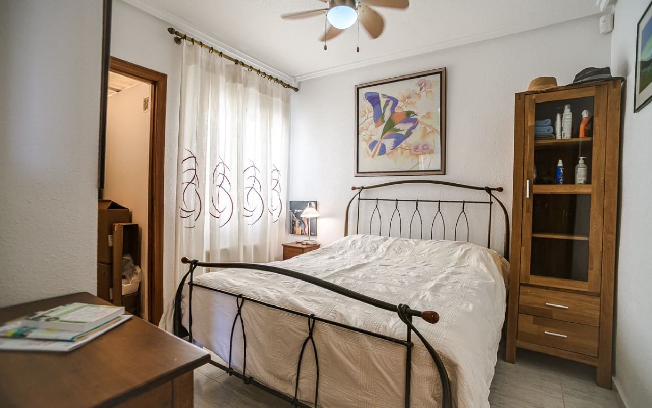 4 bedroom Beach Apartment for sale in Alicante / Alacant city - € 269,500 (Ref: 9849850)