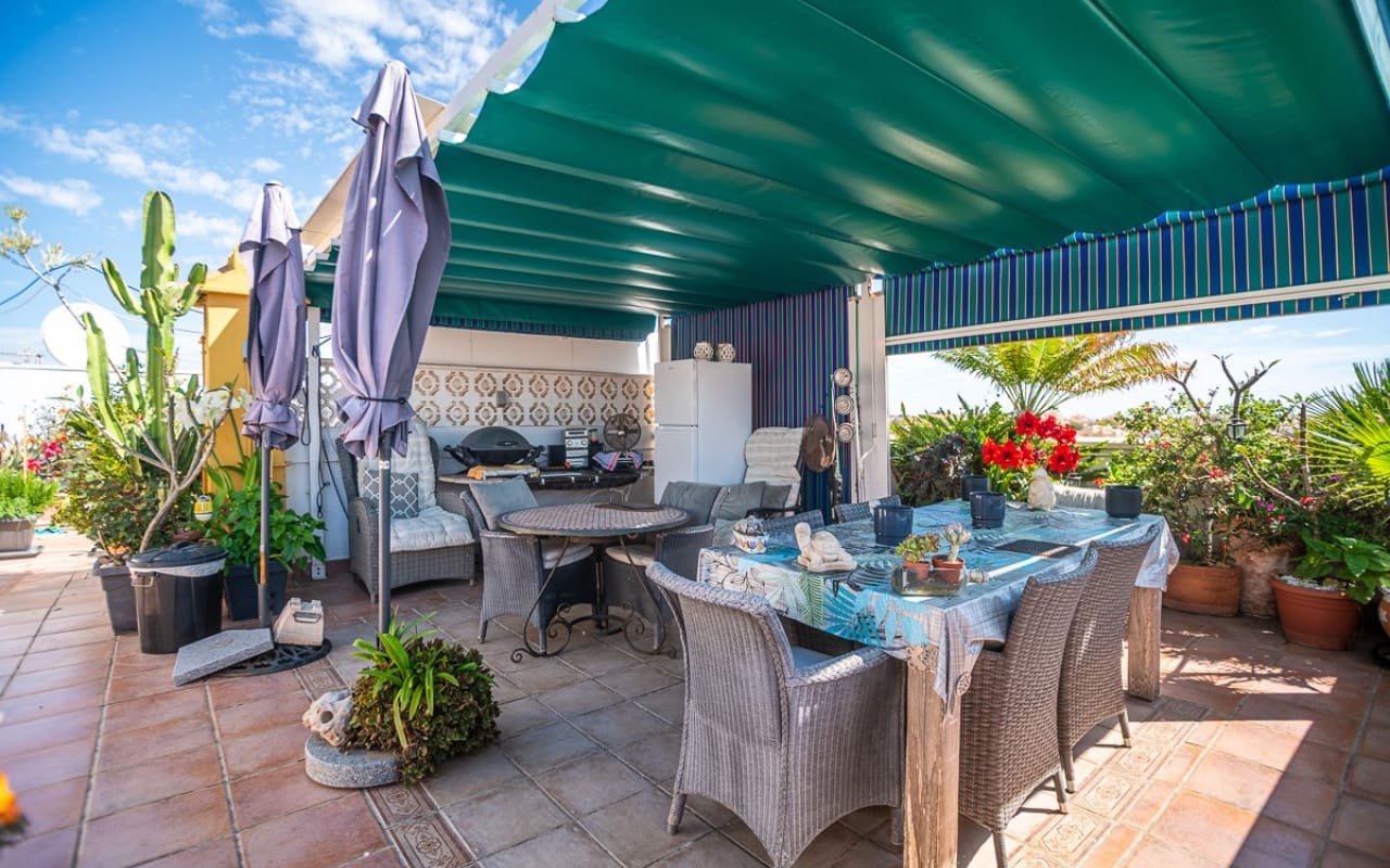 4 bedroom Beach Apartment for sale in Alicante / Alacant city - € 269,500 (Ref: 9849850)
