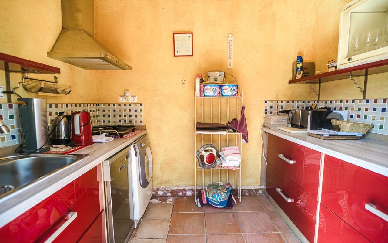 4 bedroom Beach Apartment for sale in Alicante / Alacant city - € 269,500 (Ref: 9849850)