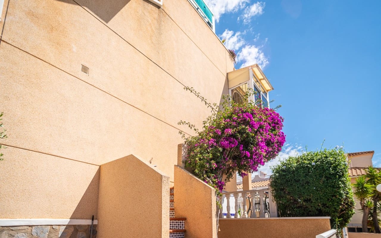 4 bedroom Beach Apartment for sale in Alicante / Alacant city - € 269,500 (Ref: 9849850)