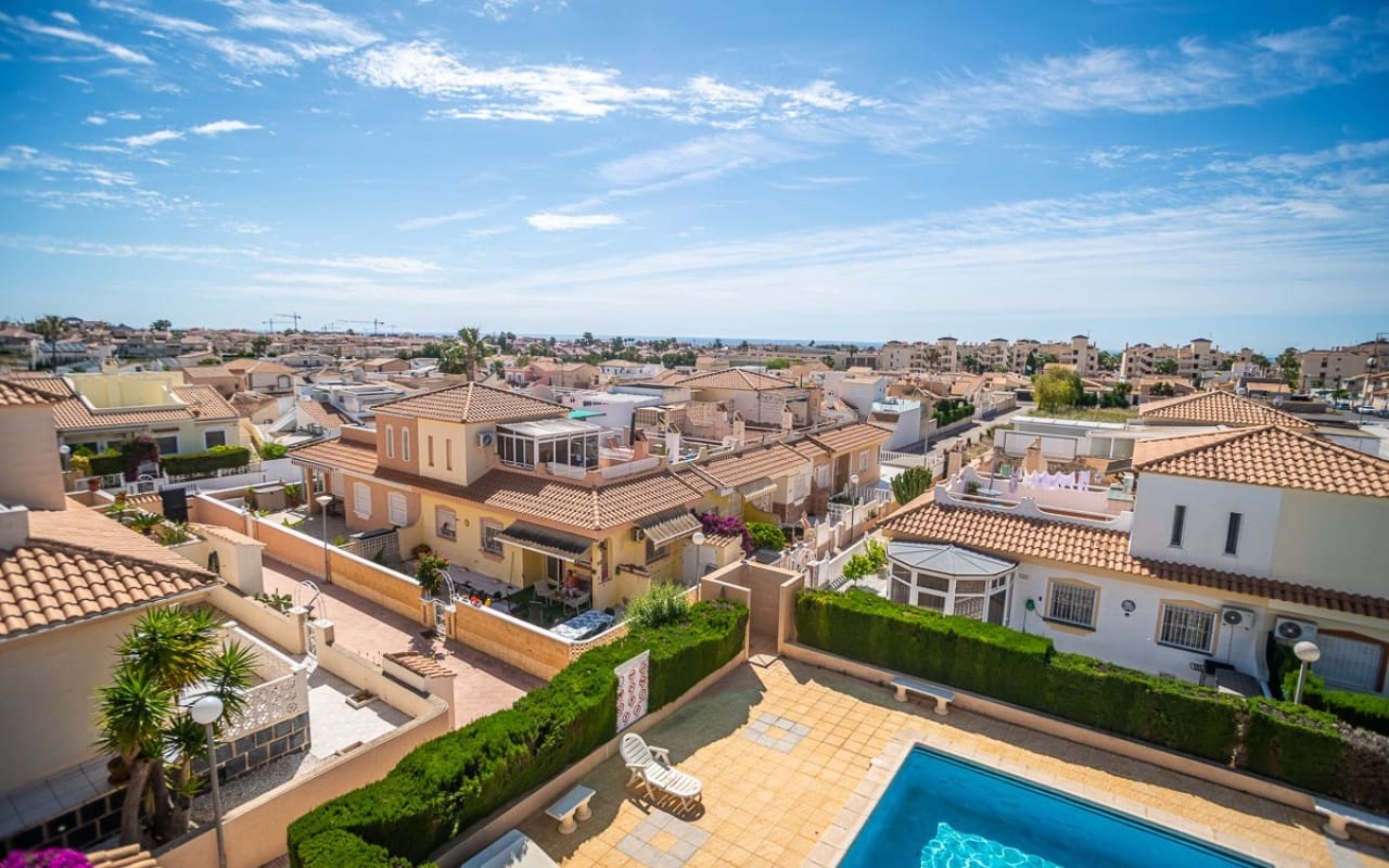 4 bedroom Beach Apartment for sale in Alicante / Alacant city - € 269,500 (Ref: 9849850)