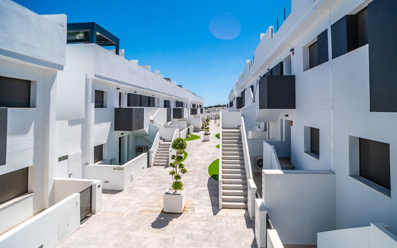 3 sovrum Lägenhet till salu i Los Balcones med pool - 349 000 € (Ref: 9849851)
