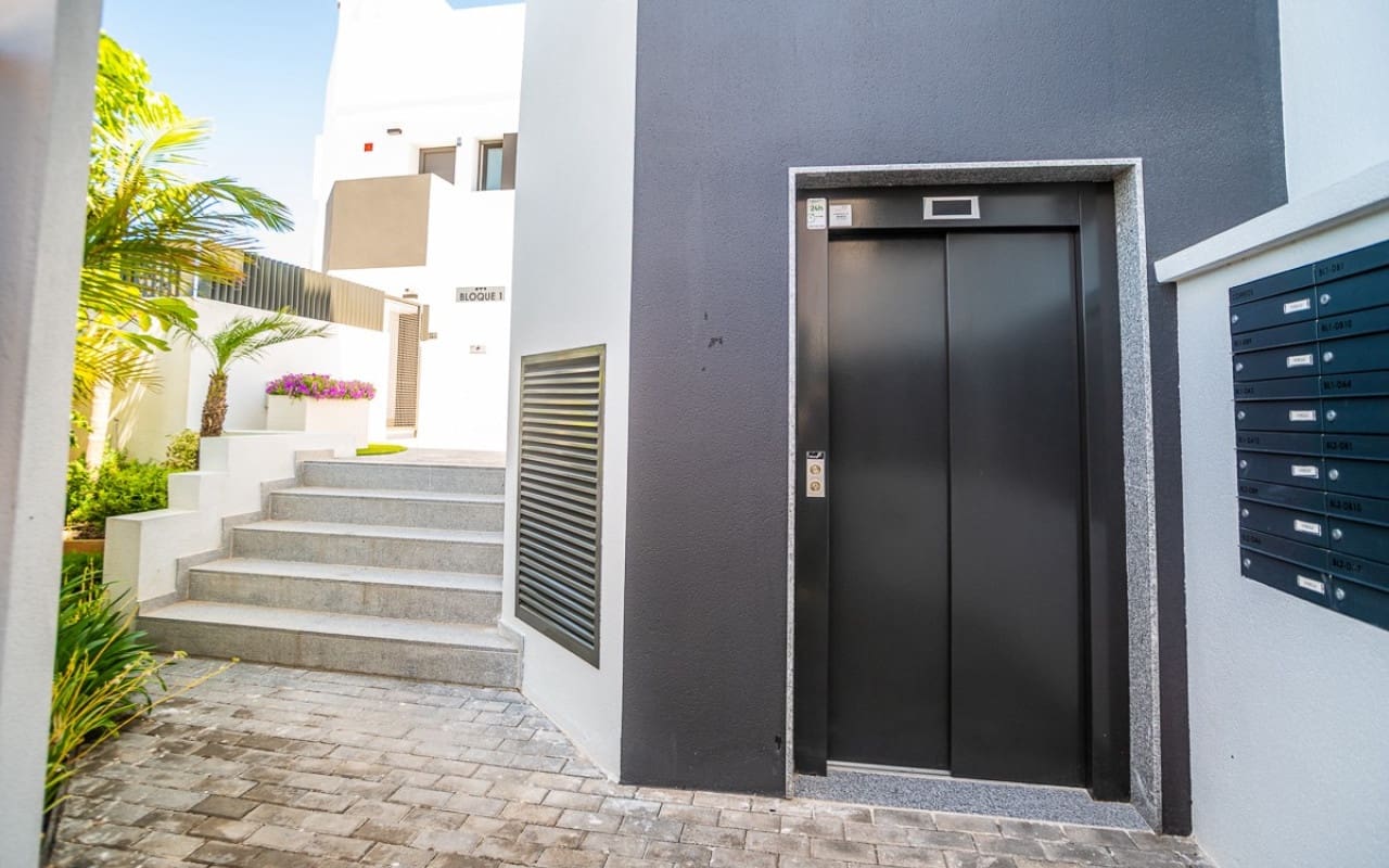 3 sovrum Lägenhet till salu i Los Balcones med pool - 349 000 € (Ref: 9849851)